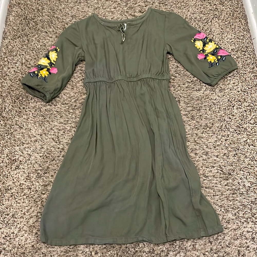Olive Green Dress w 3/4 sleeves